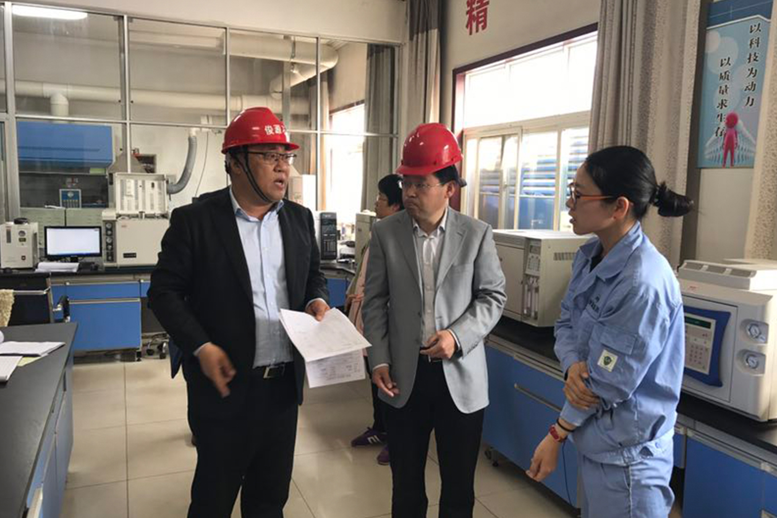 8、農(nóng)高區(qū)管委會副主任胥華遠一行到集團公司調(diào)研.jpg